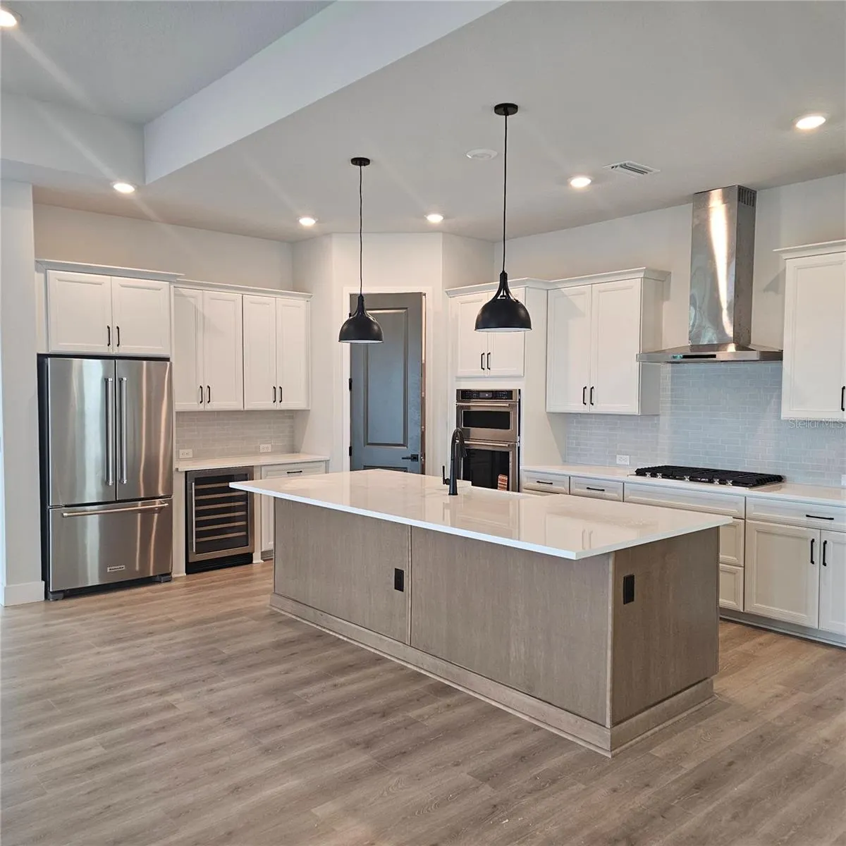 18057 FOXTAIL LOOP