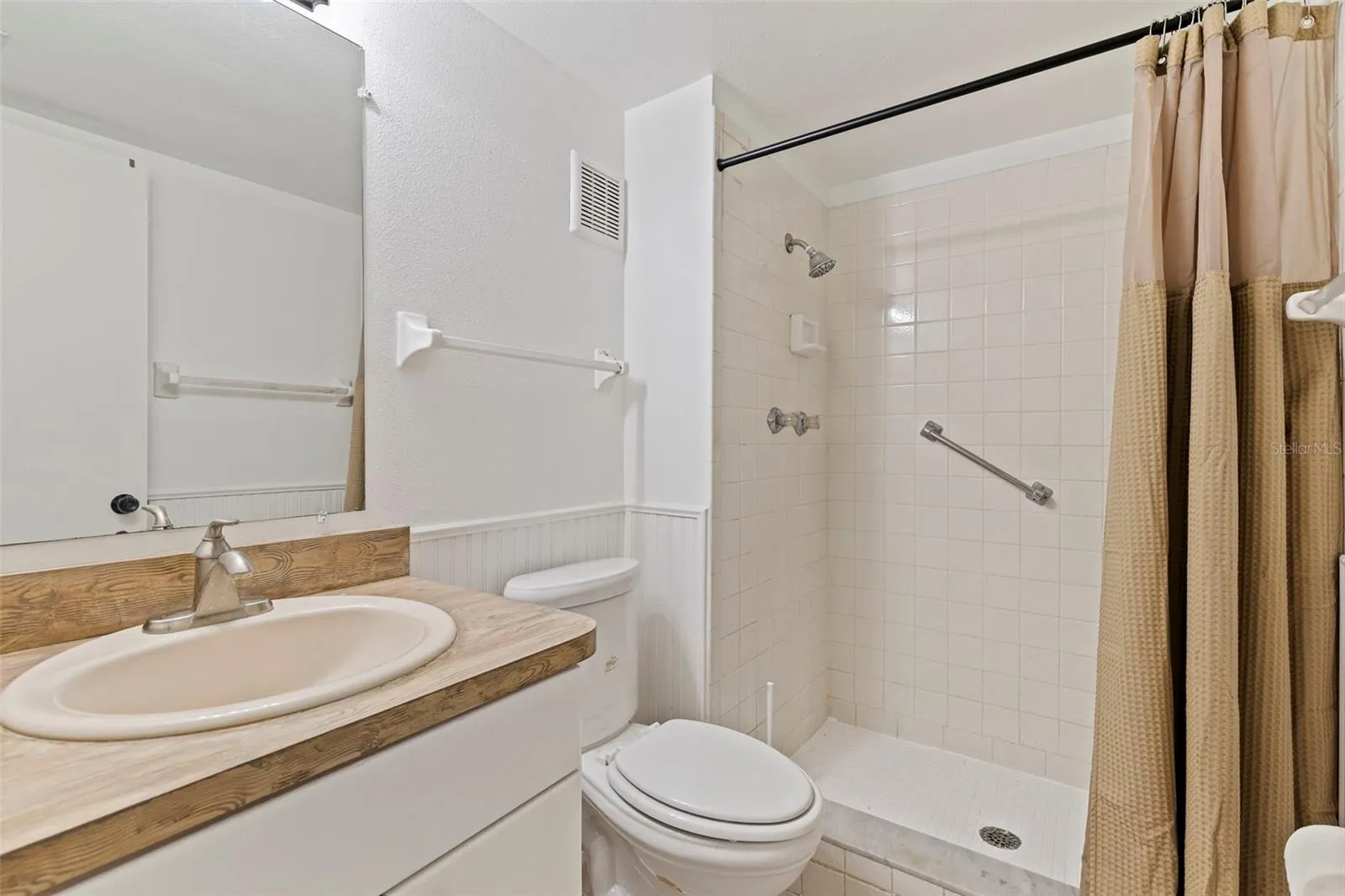 3803 N OAK DR #B21, #B21