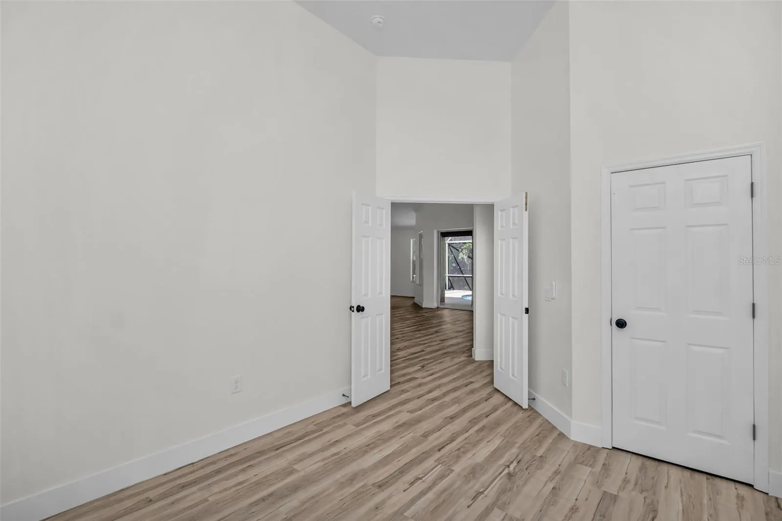 1135 WYNDHAM LAKES DR