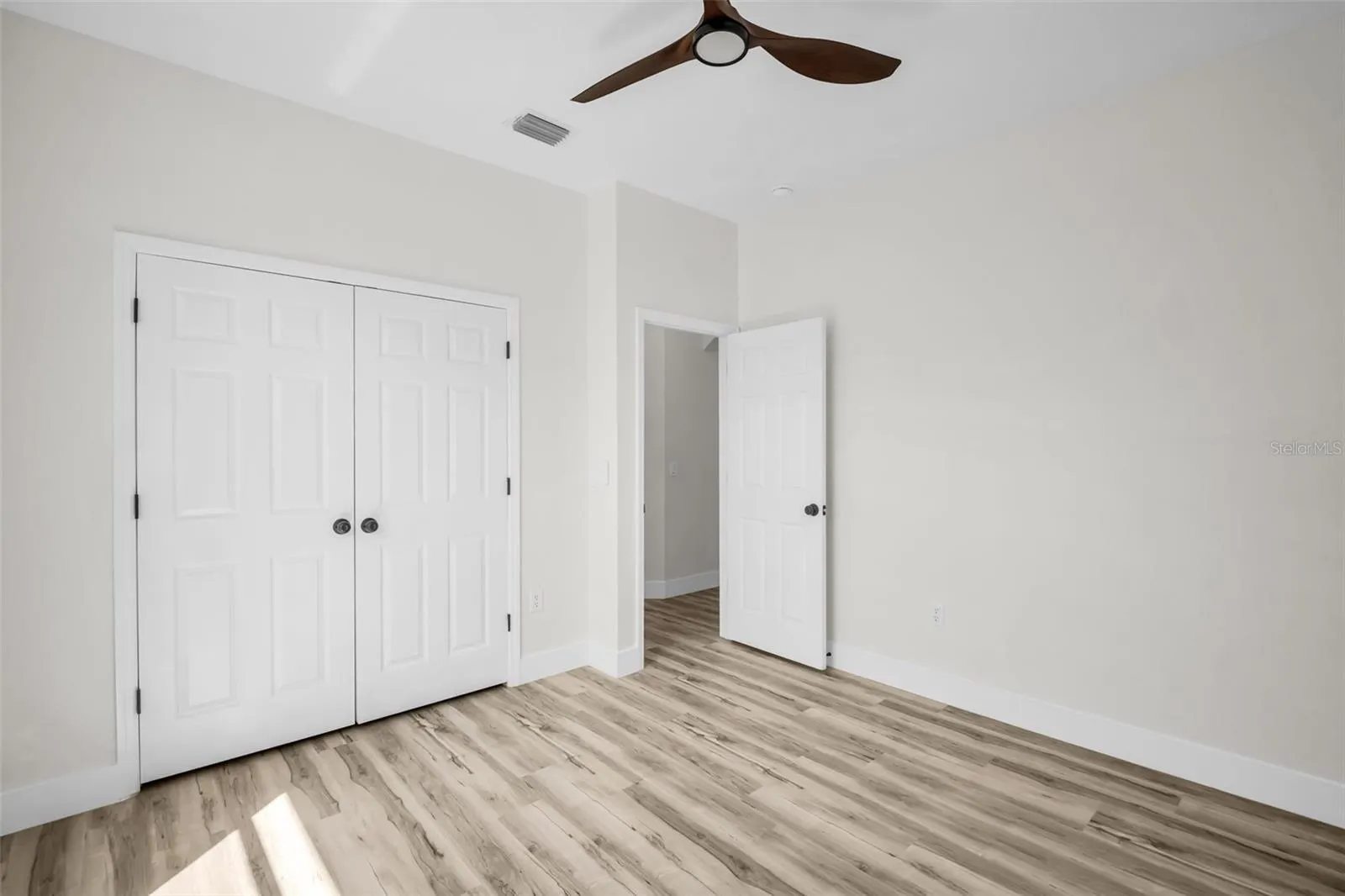 1135 WYNDHAM LAKES DR
