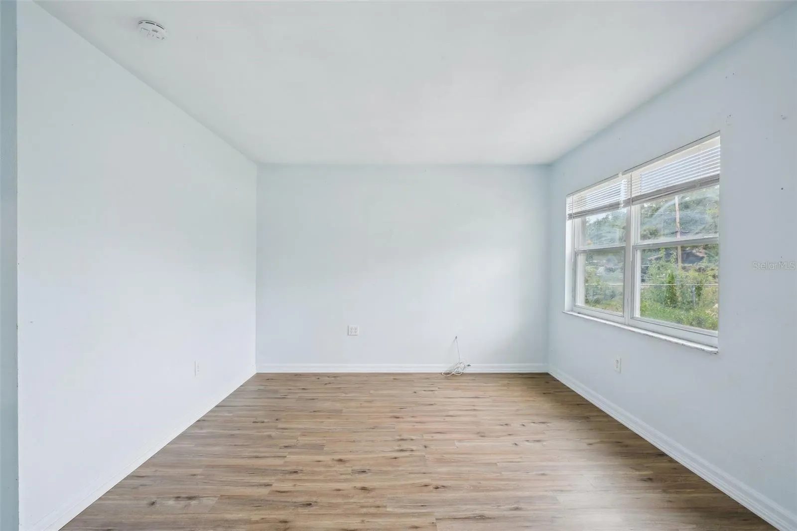 7715 DELEUIL AVE