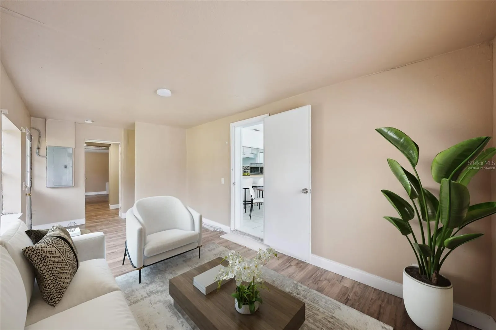 7715 DELEUIL AVE