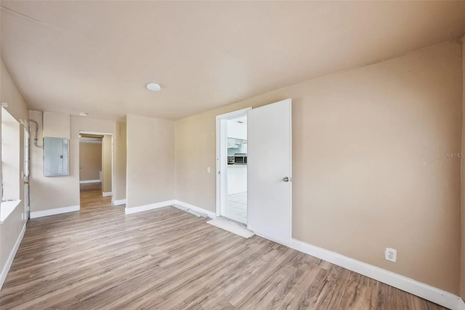 7715 DELEUIL AVE