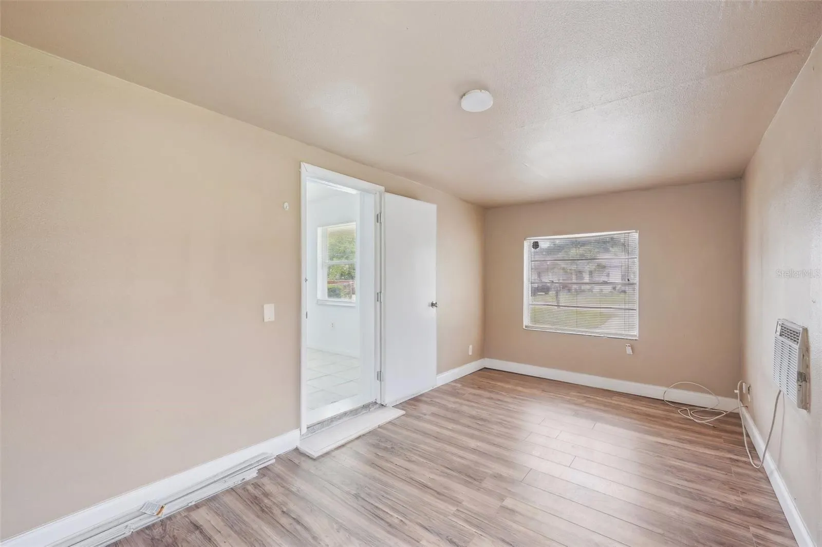7715 DELEUIL AVE