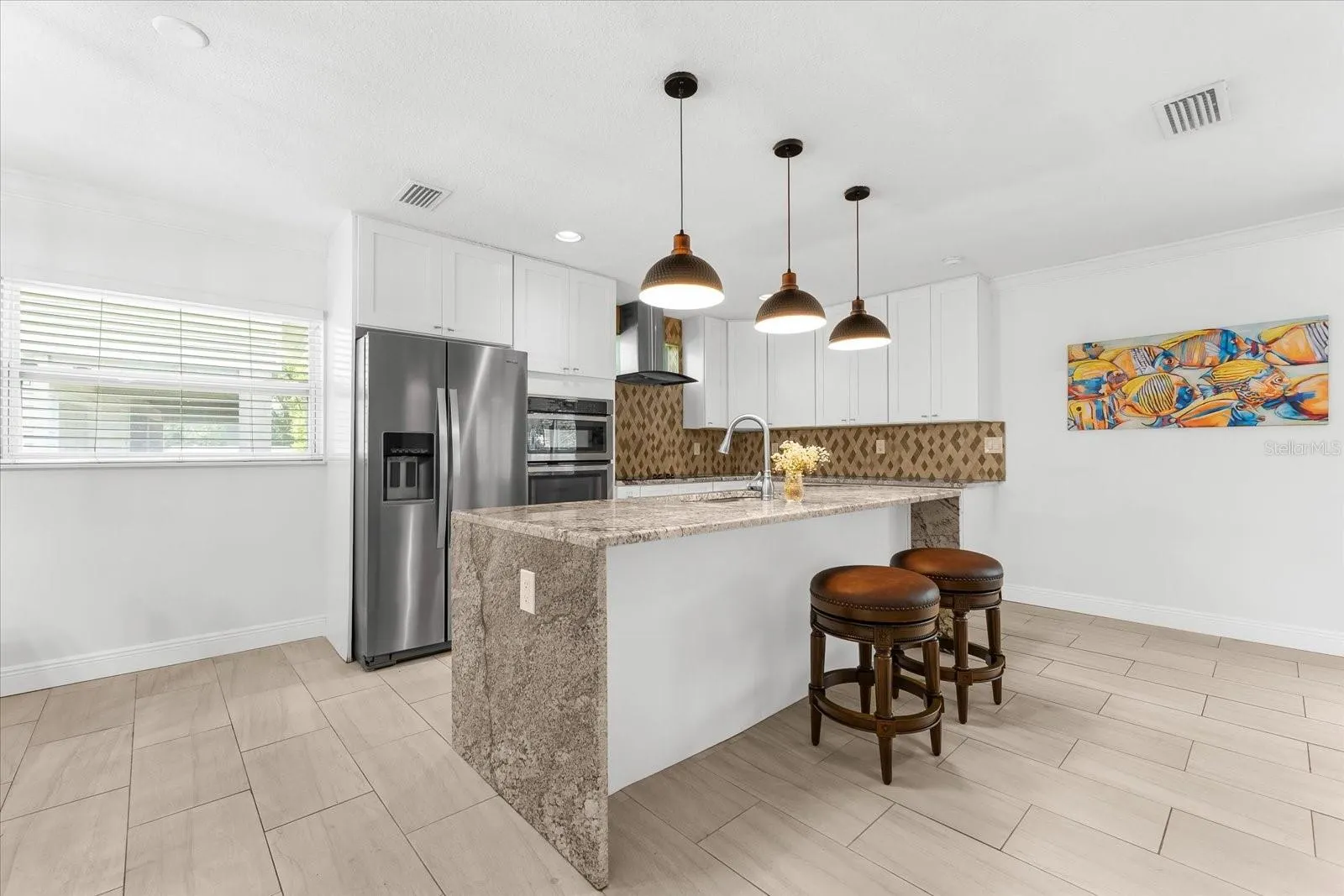 125 CARLYLE DR