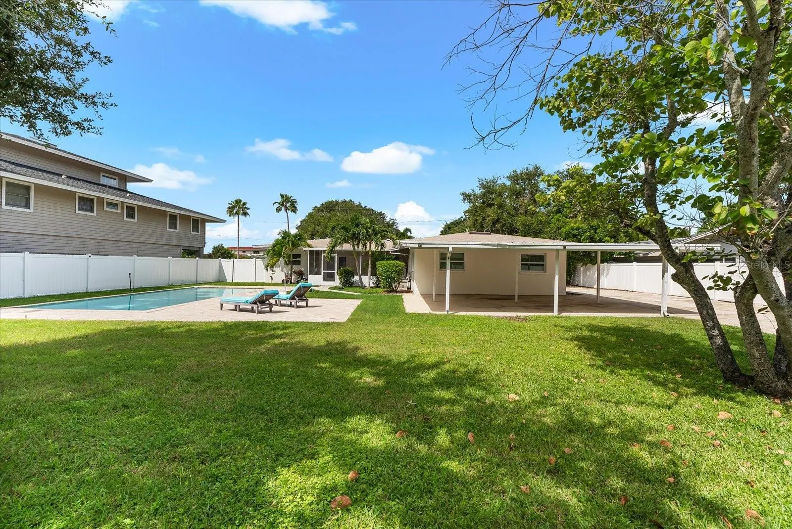 125 CARLYLE DR