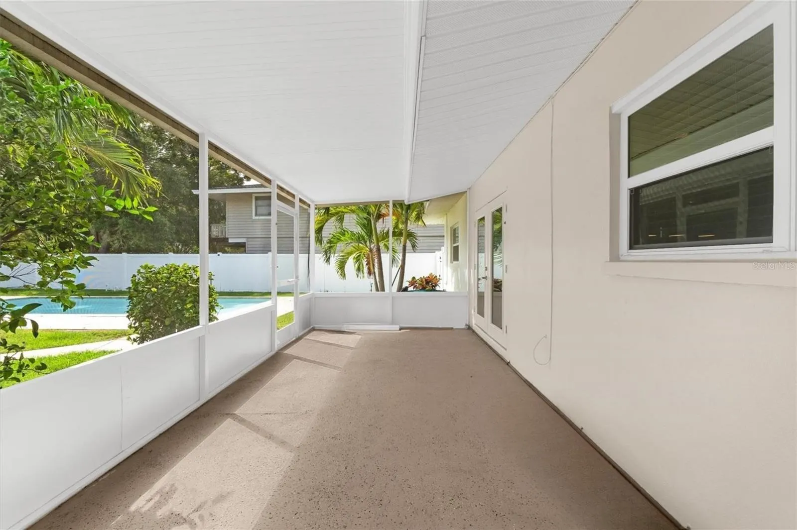125 CARLYLE DR