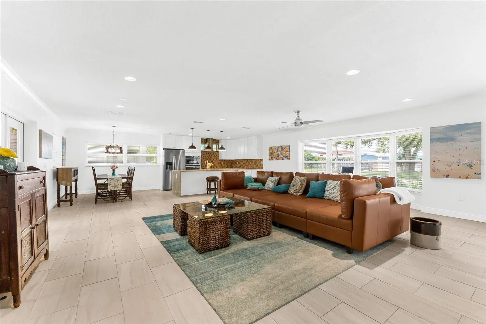 125 CARLYLE DR