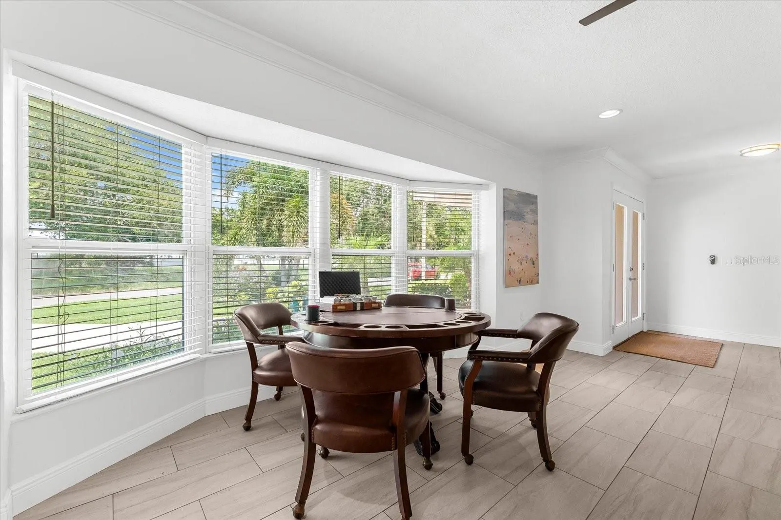 125 CARLYLE DR