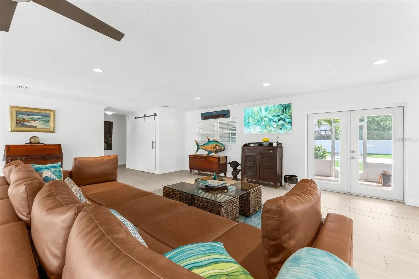 125 CARLYLE DR