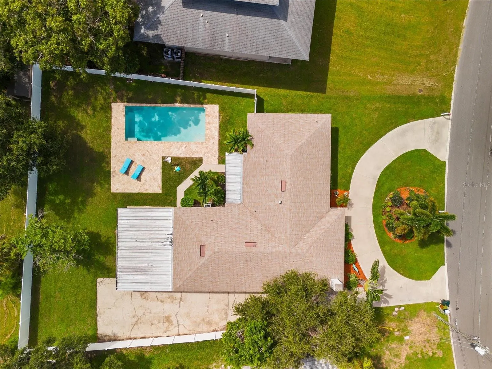 125 CARLYLE DR