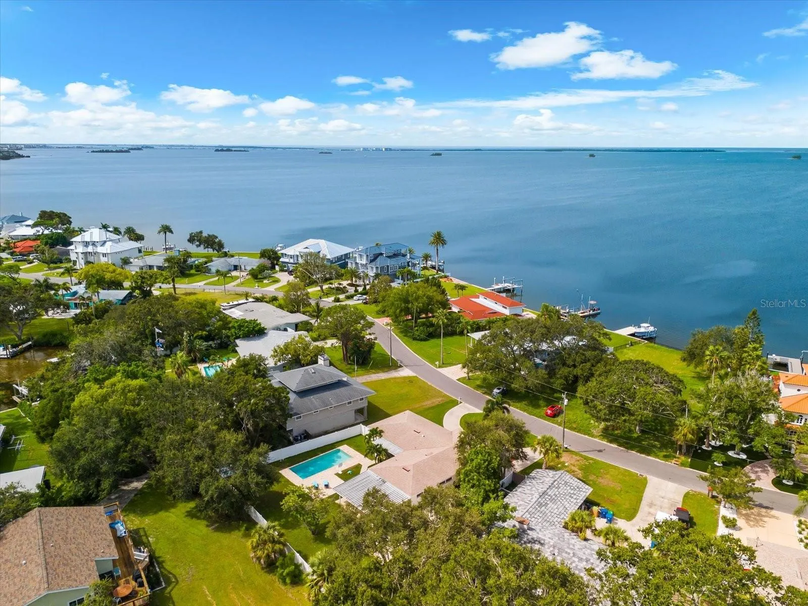 125 CARLYLE DR