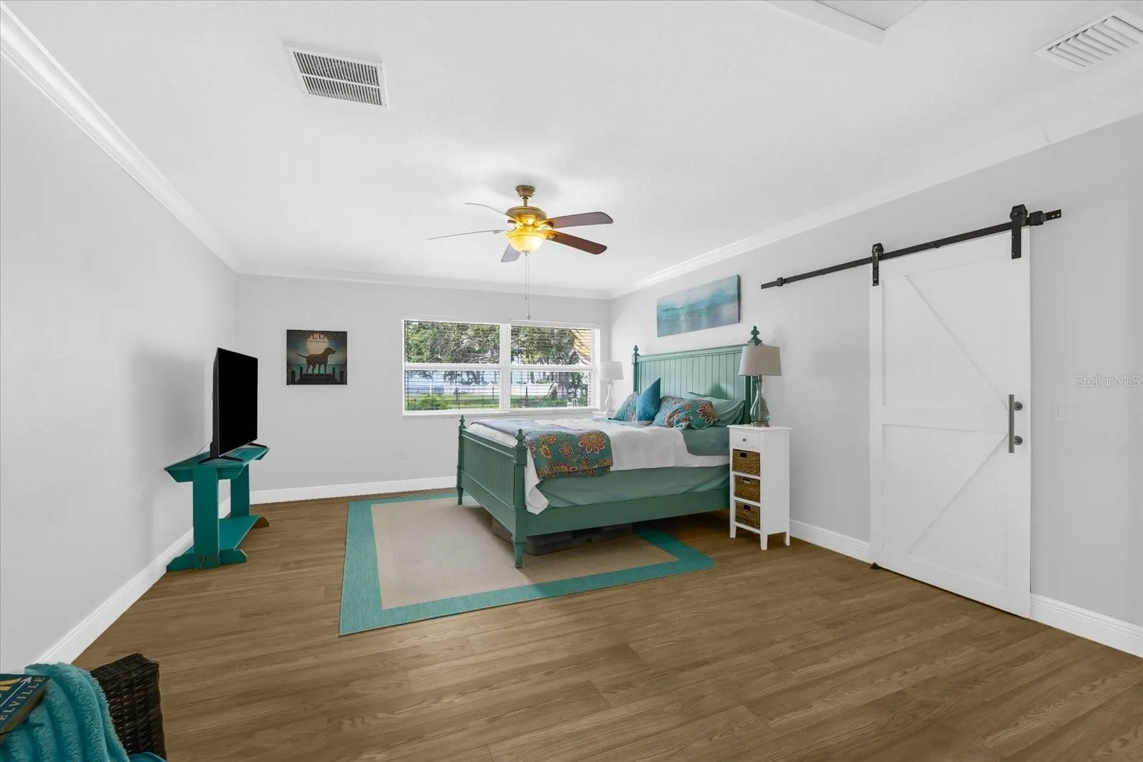 125 CARLYLE DR