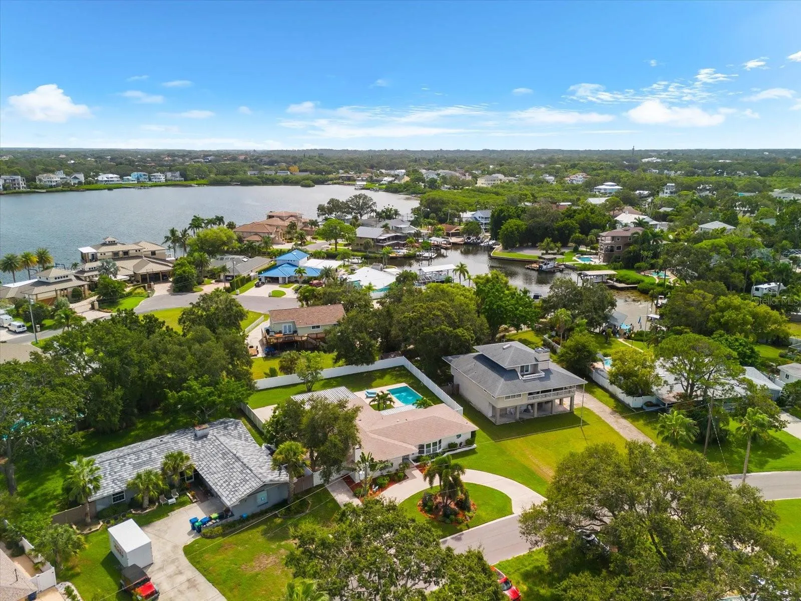 125 CARLYLE DR