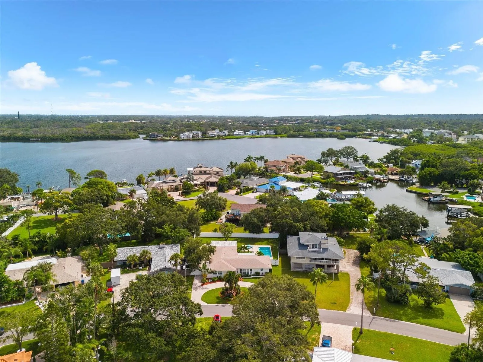 125 CARLYLE DR