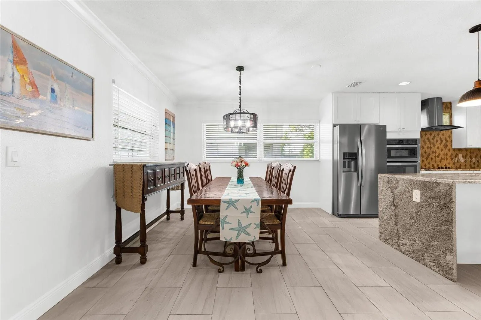 125 CARLYLE DR