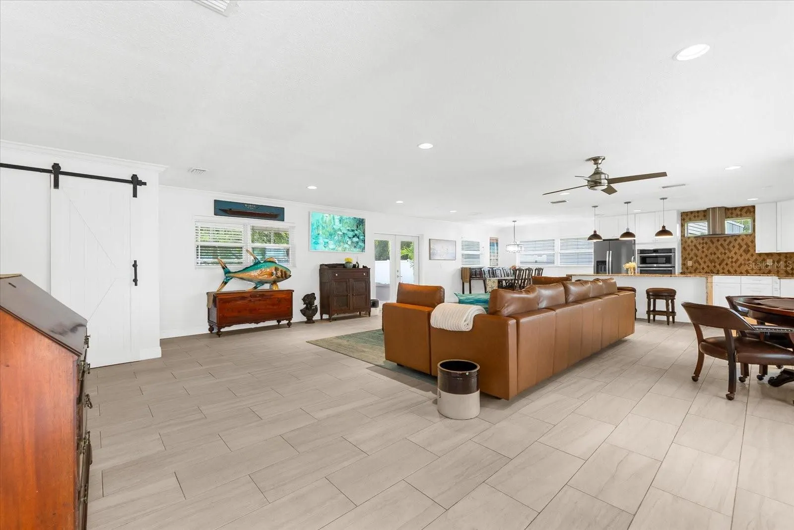 125 CARLYLE DR