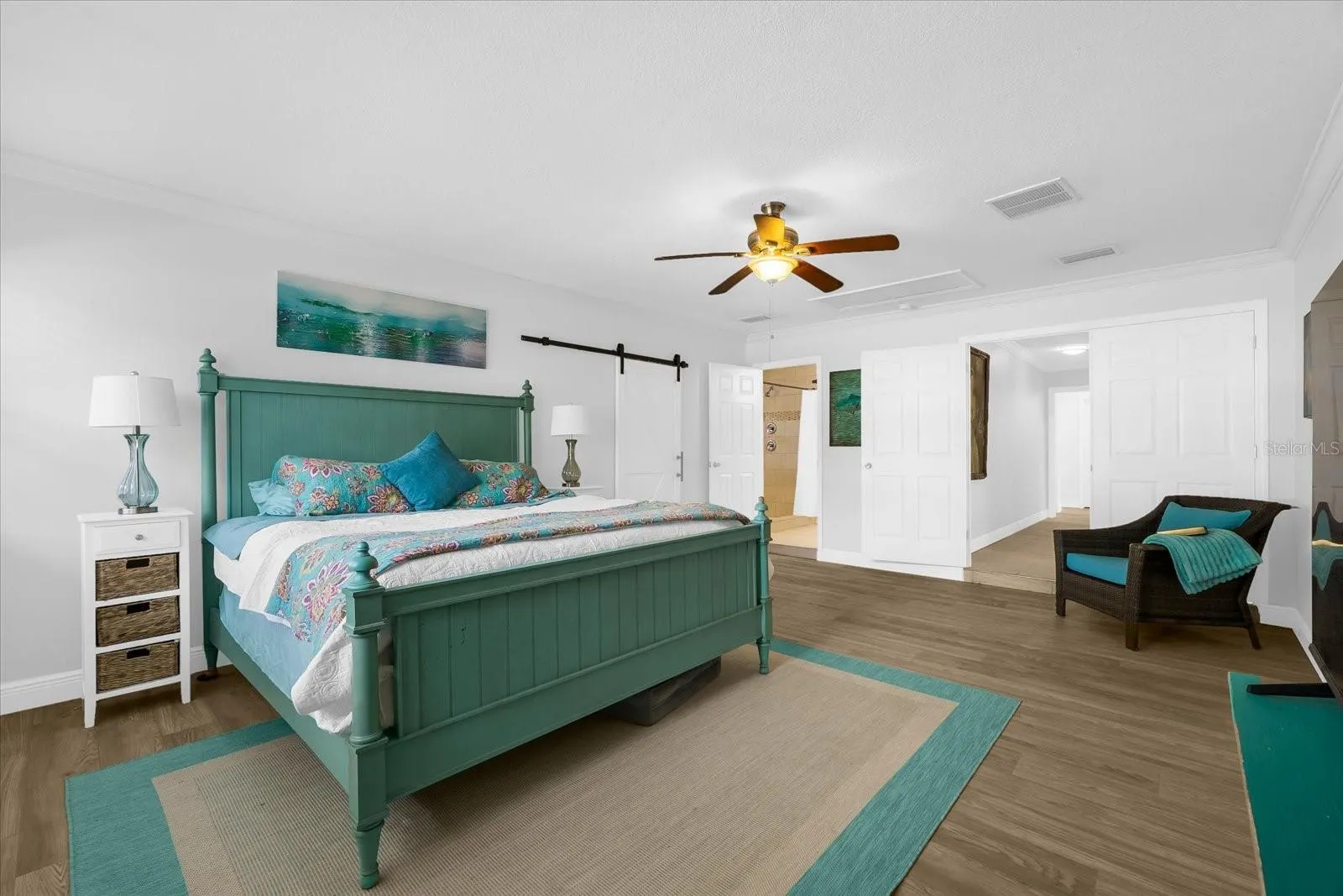 125 CARLYLE DR