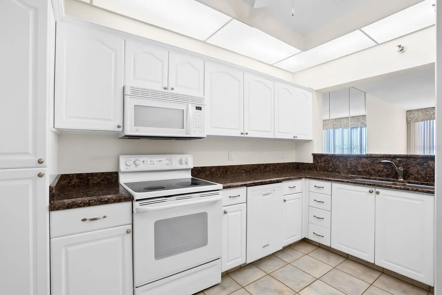 8021 SAILBOAT KEY BLVD S #305, #305