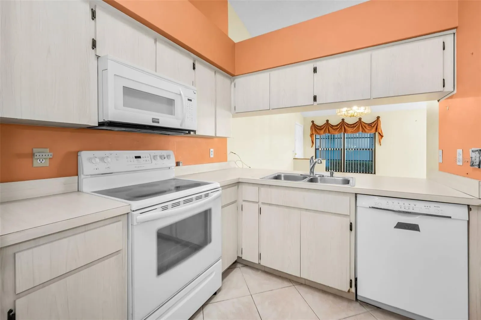 3500 MAGNOLIA RIDGE CIR #405, #405