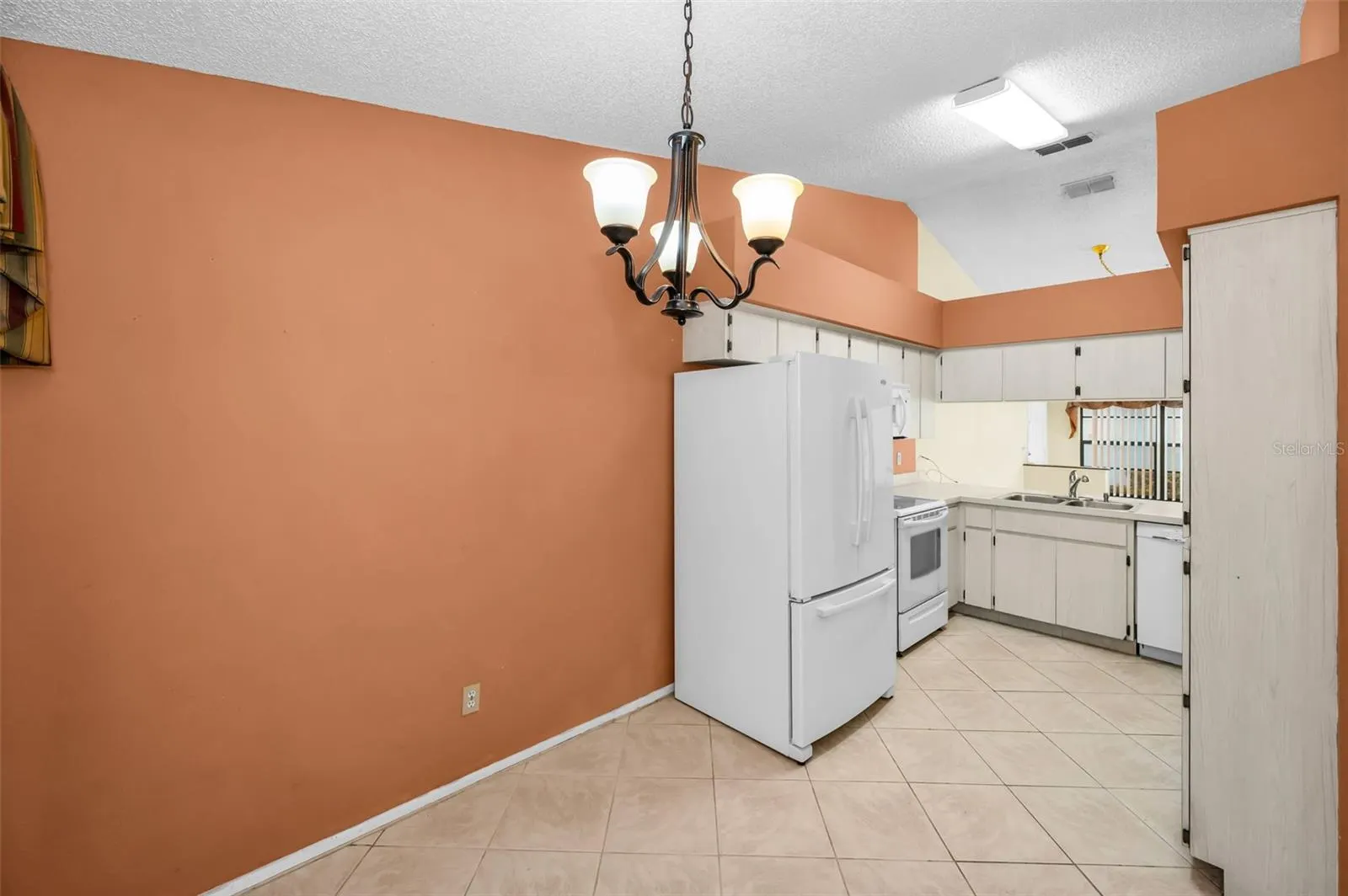 3500 MAGNOLIA RIDGE CIR #405, #405