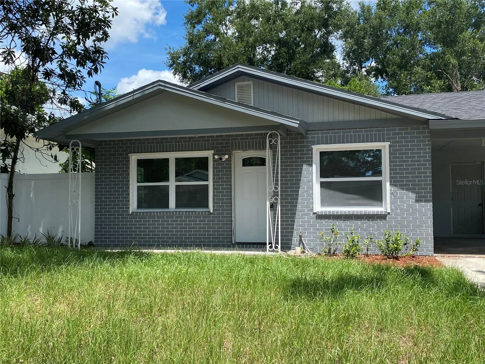1810 E OSBORNE AVE