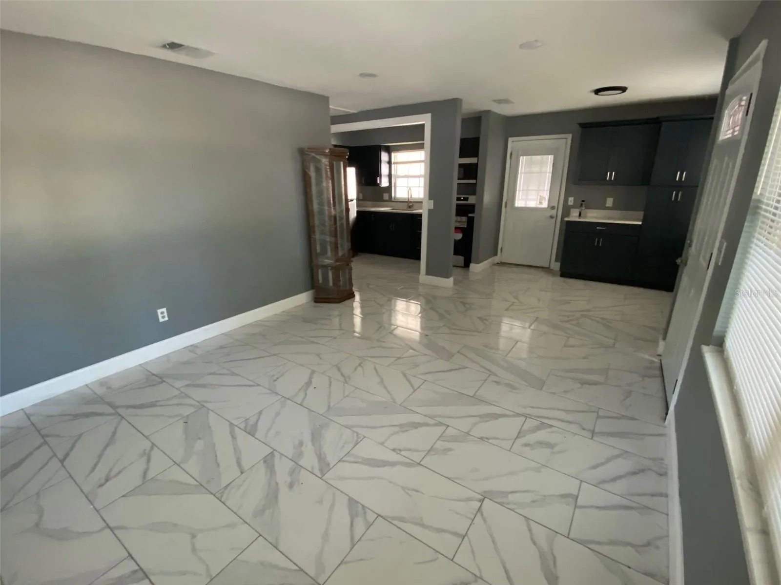 1810 E OSBORNE AVE
