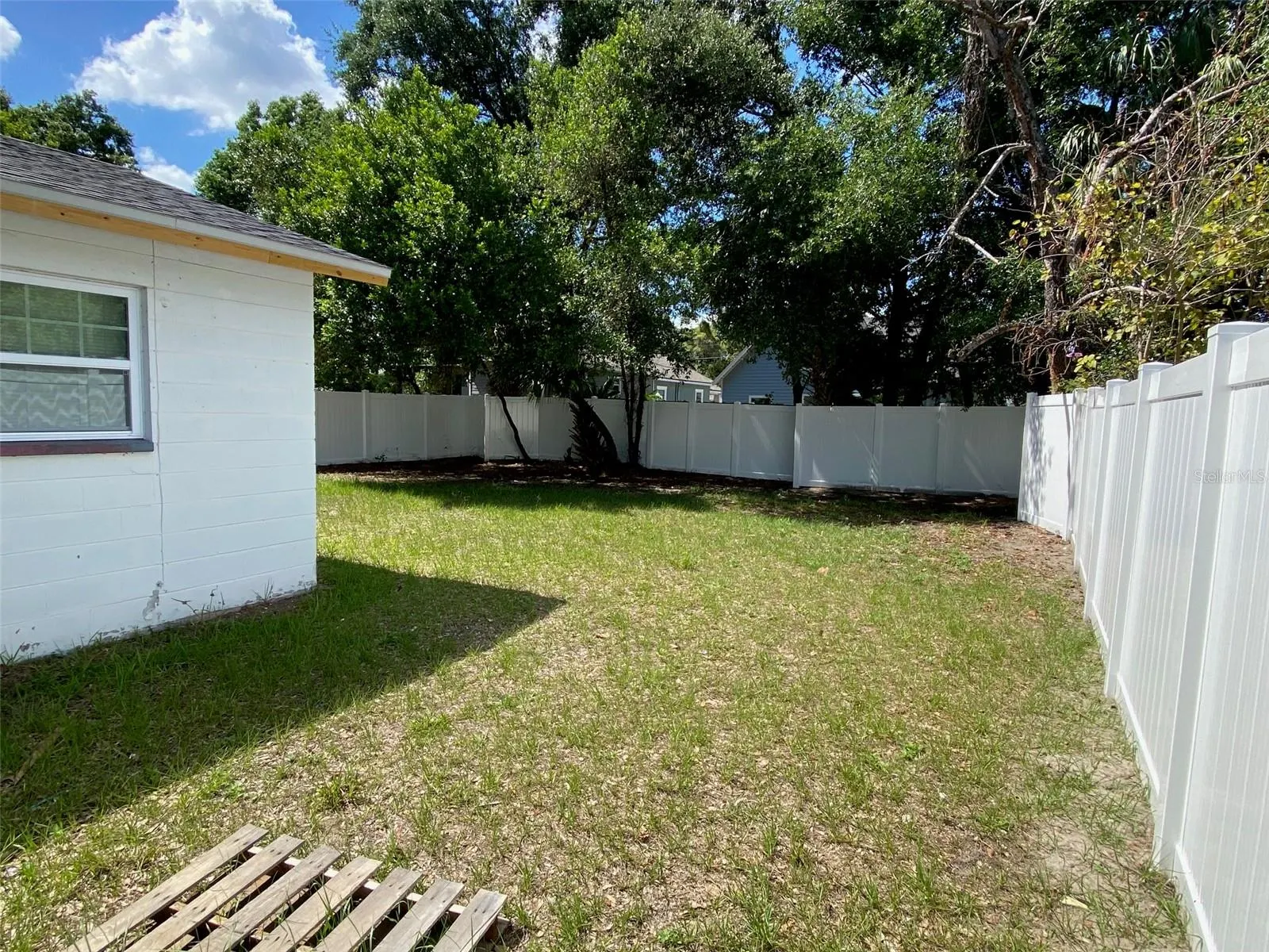 1810 E OSBORNE AVE