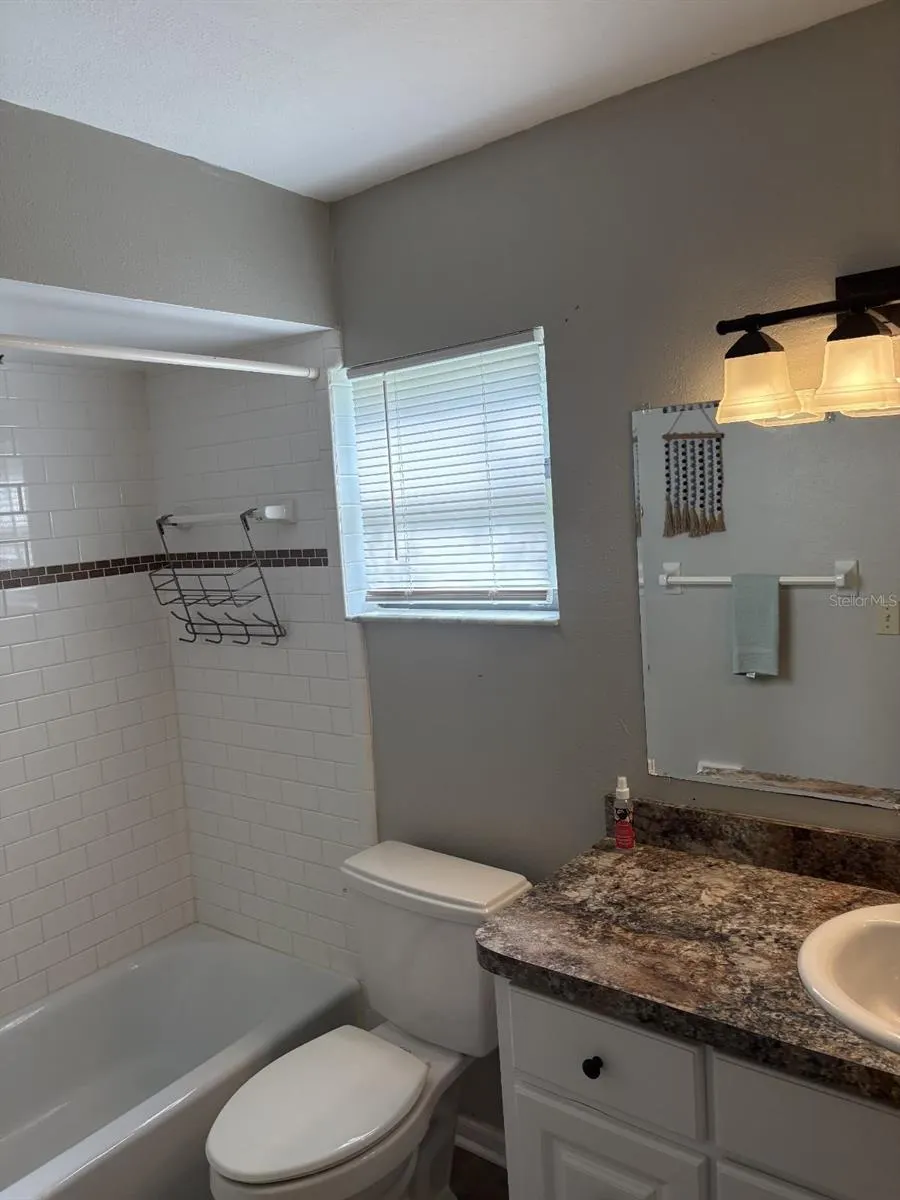 2123 WOODBURN LOOP S