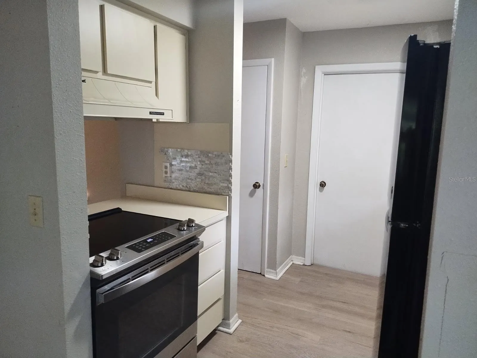 2123 WOODBURN LOOP S