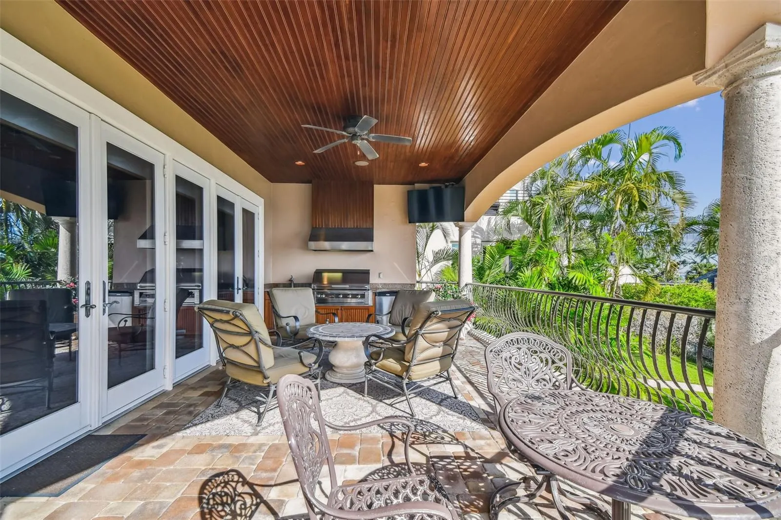 2802 BAYPOINTE CIR