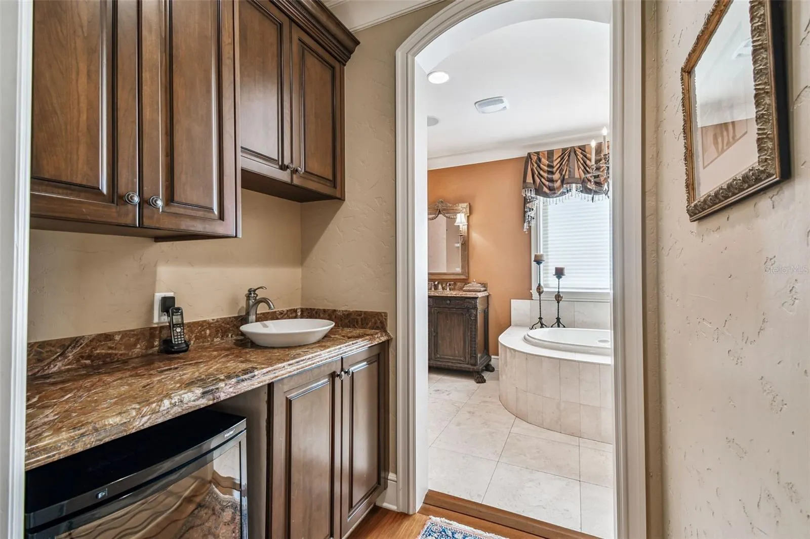 2802 BAYPOINTE CIR