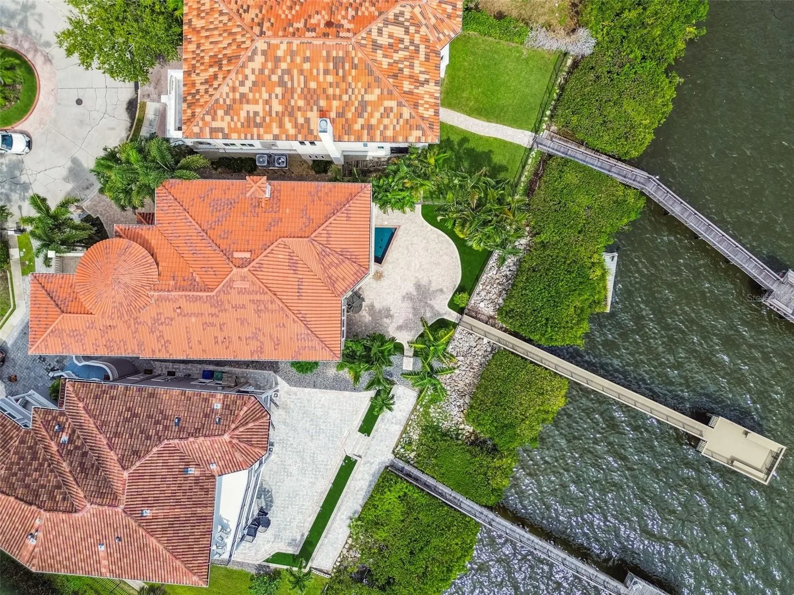 2802 BAYPOINTE CIR
