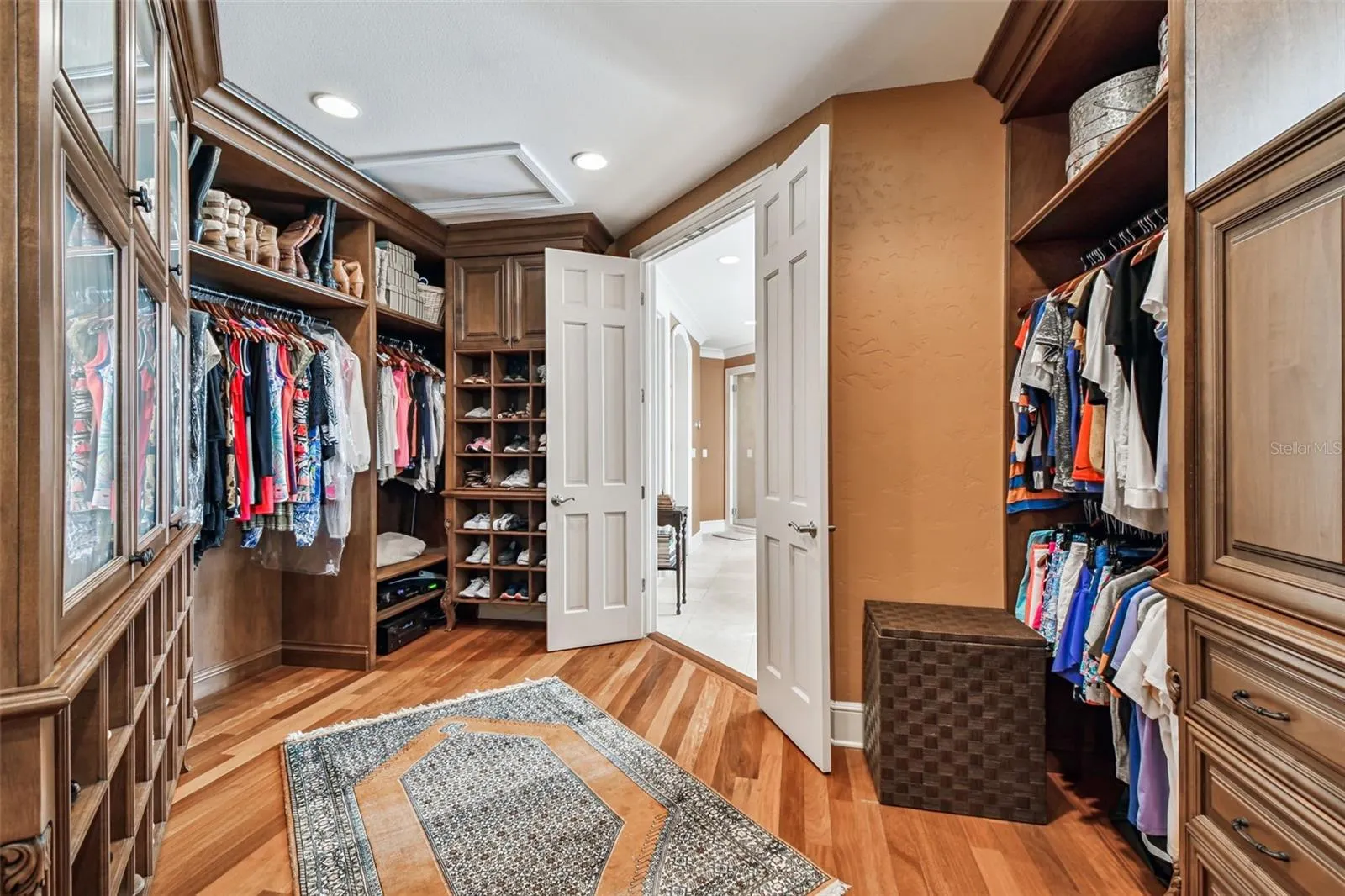 2802 BAYPOINTE CIR