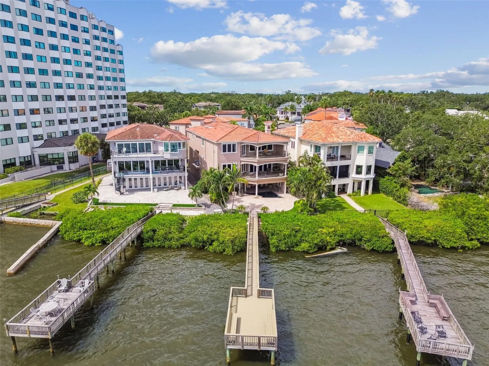 2802 BAYPOINTE CIR