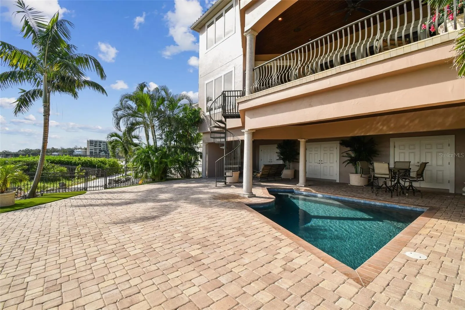 2802 BAYPOINTE CIR