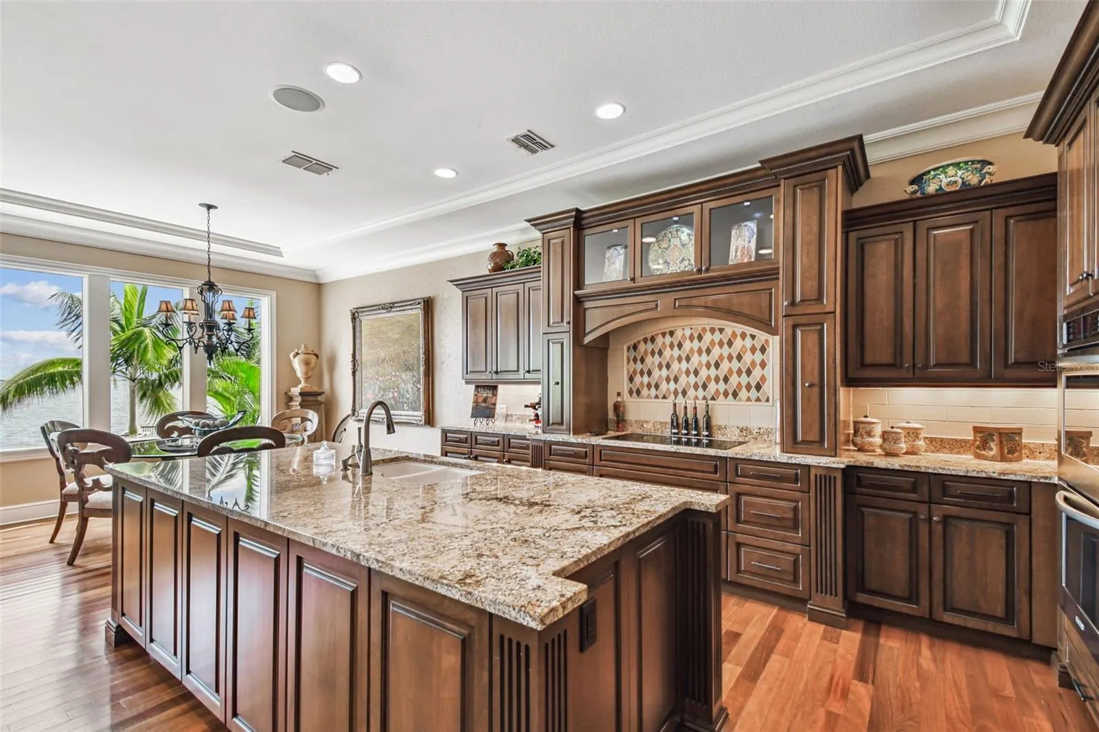 2802 BAYPOINTE CIR