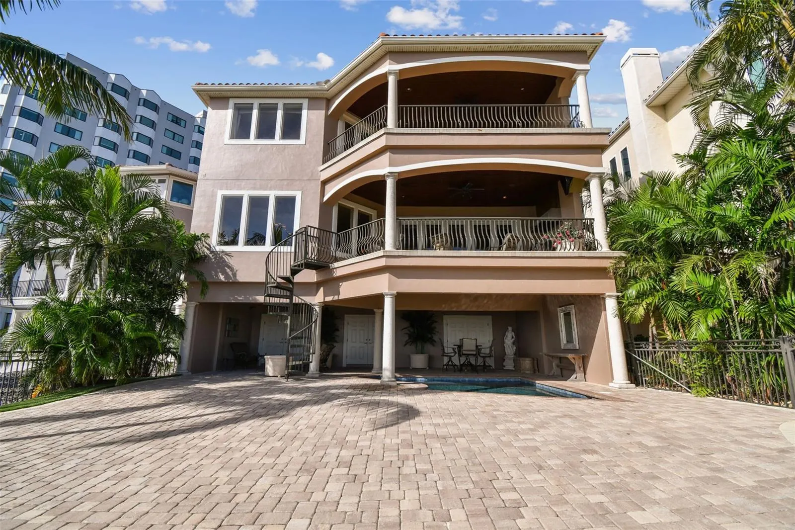 2802 BAYPOINTE CIR