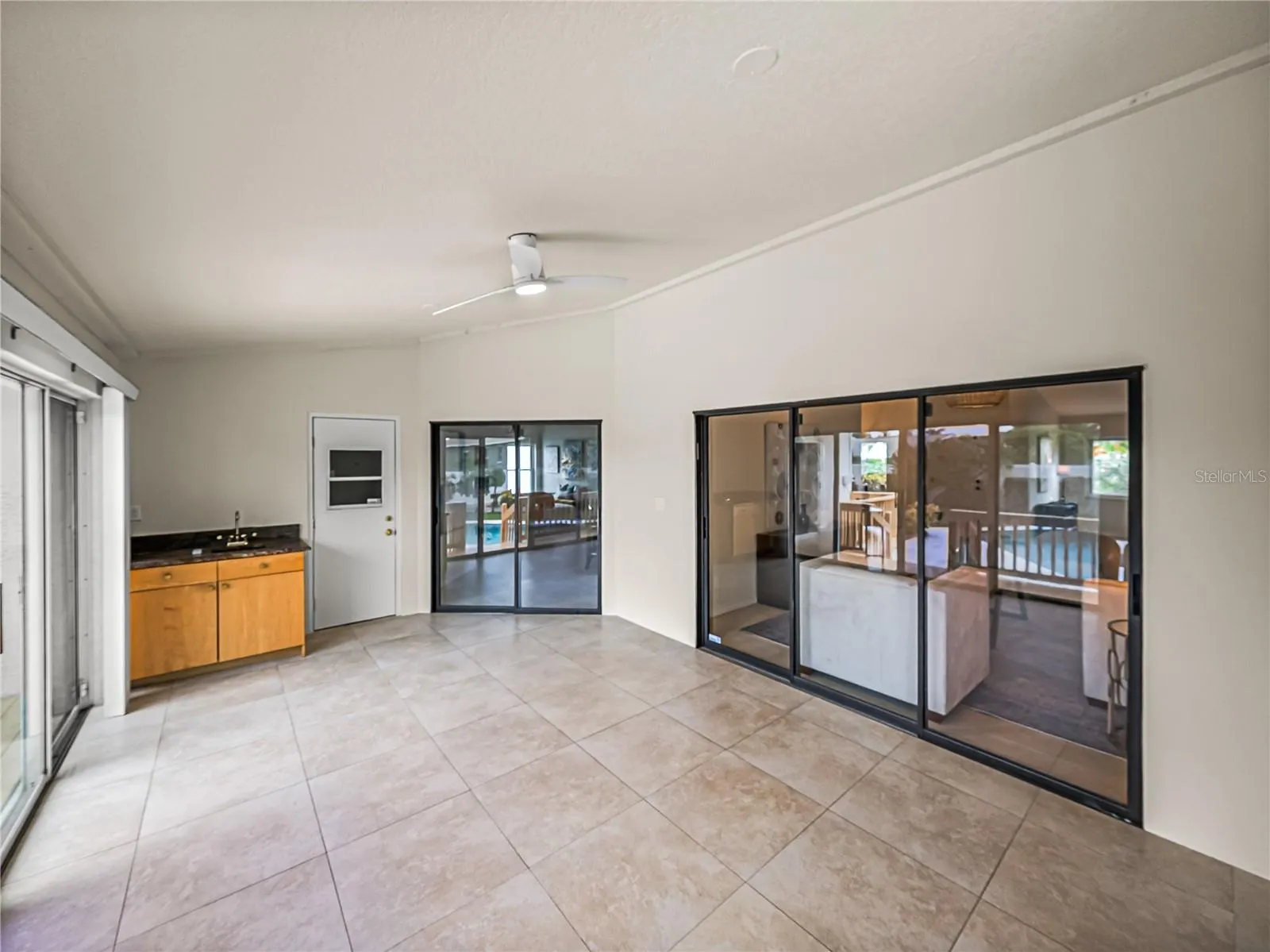 366 6TH AVE N