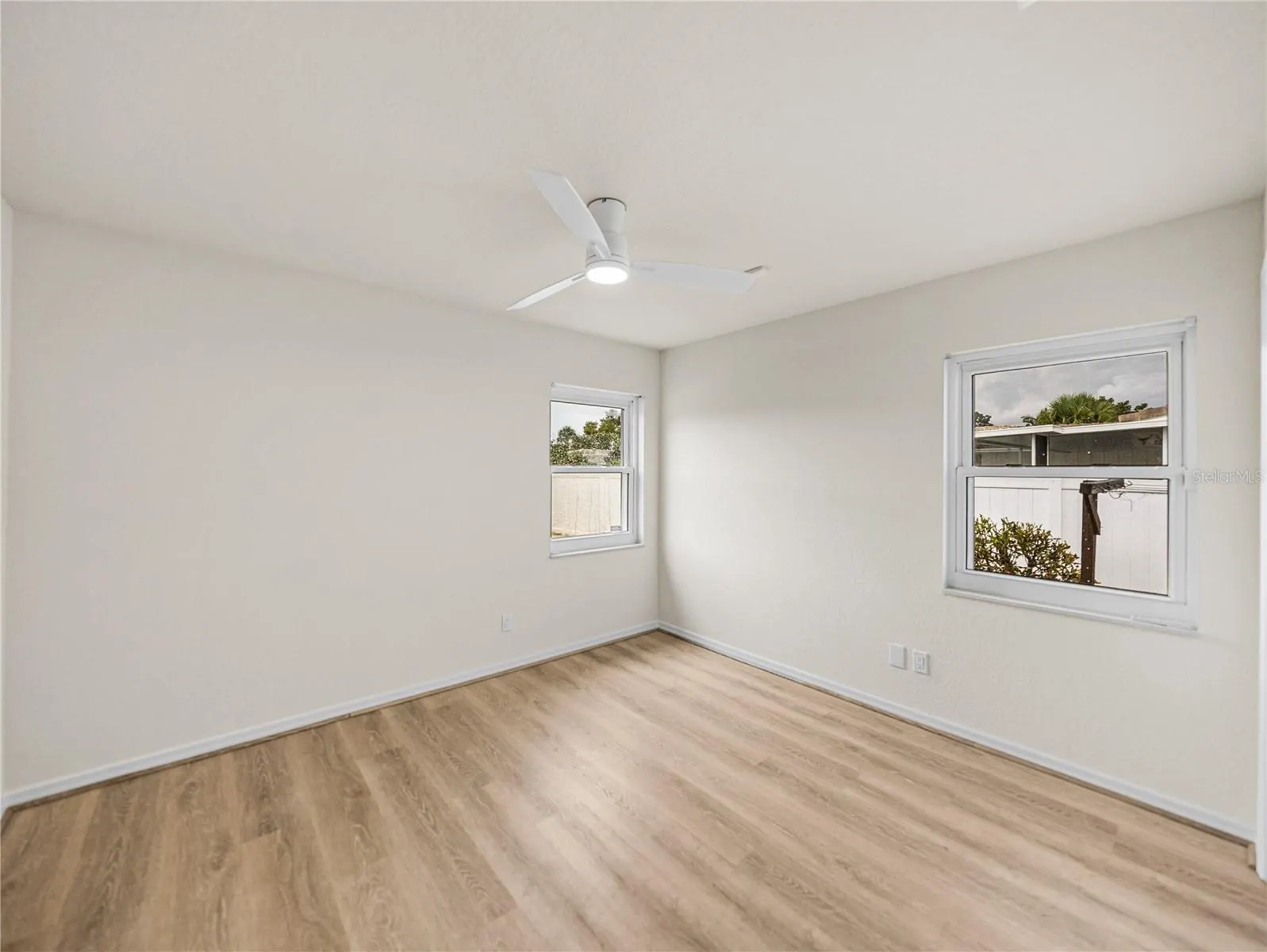 366 6TH AVE N