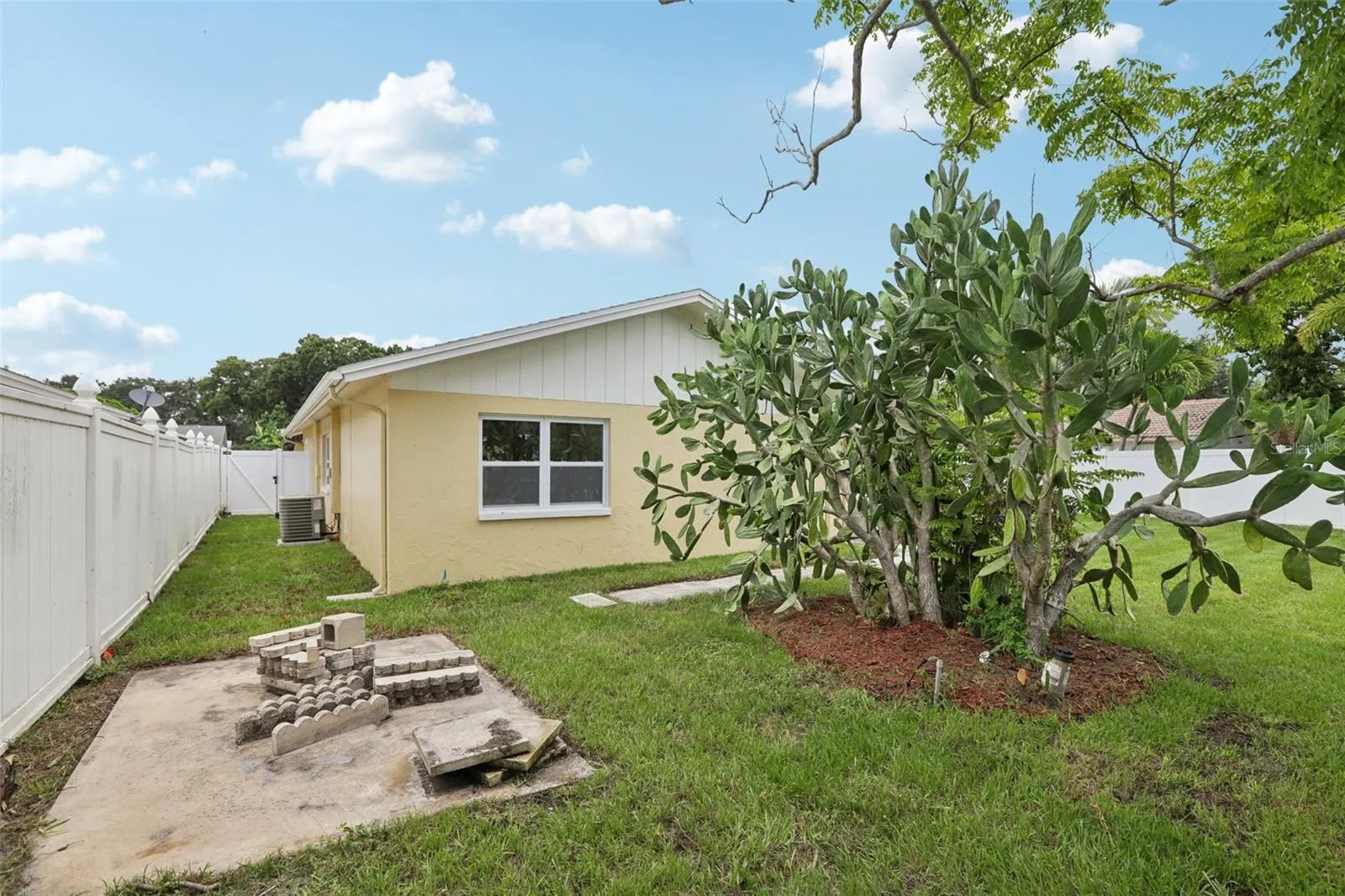 7698 CARDIFF CT