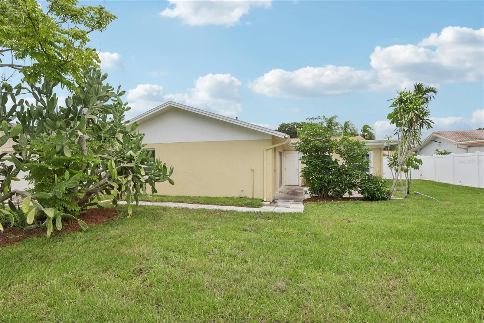 7698 CARDIFF CT