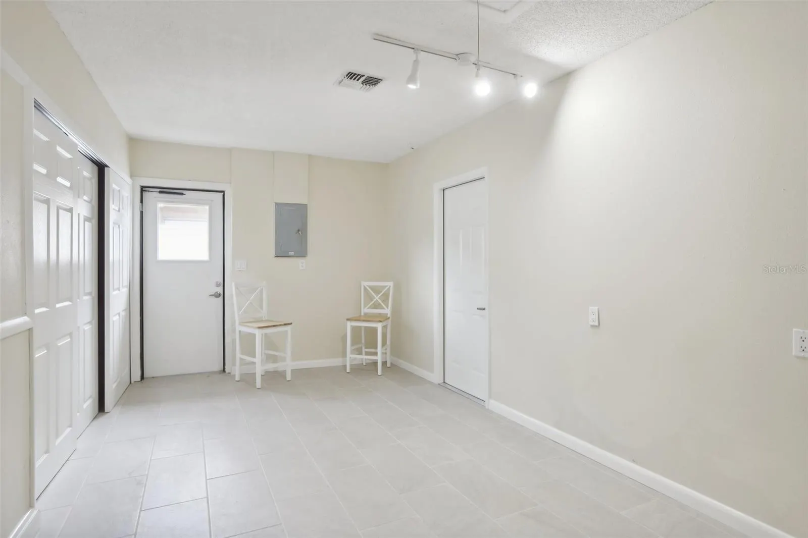 7698 CARDIFF CT