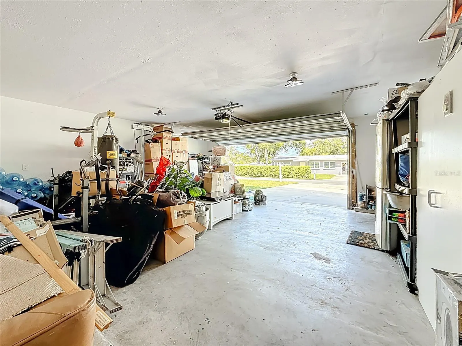 2372 18TH AVE SW