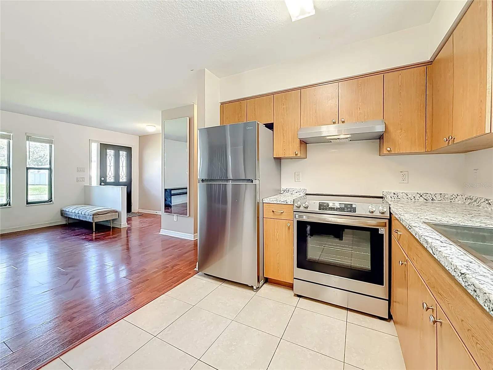 2372 18TH AVE SW