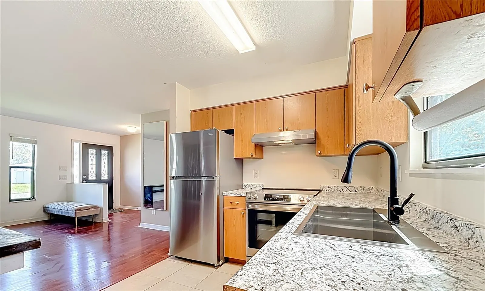 2372 18TH AVE SW