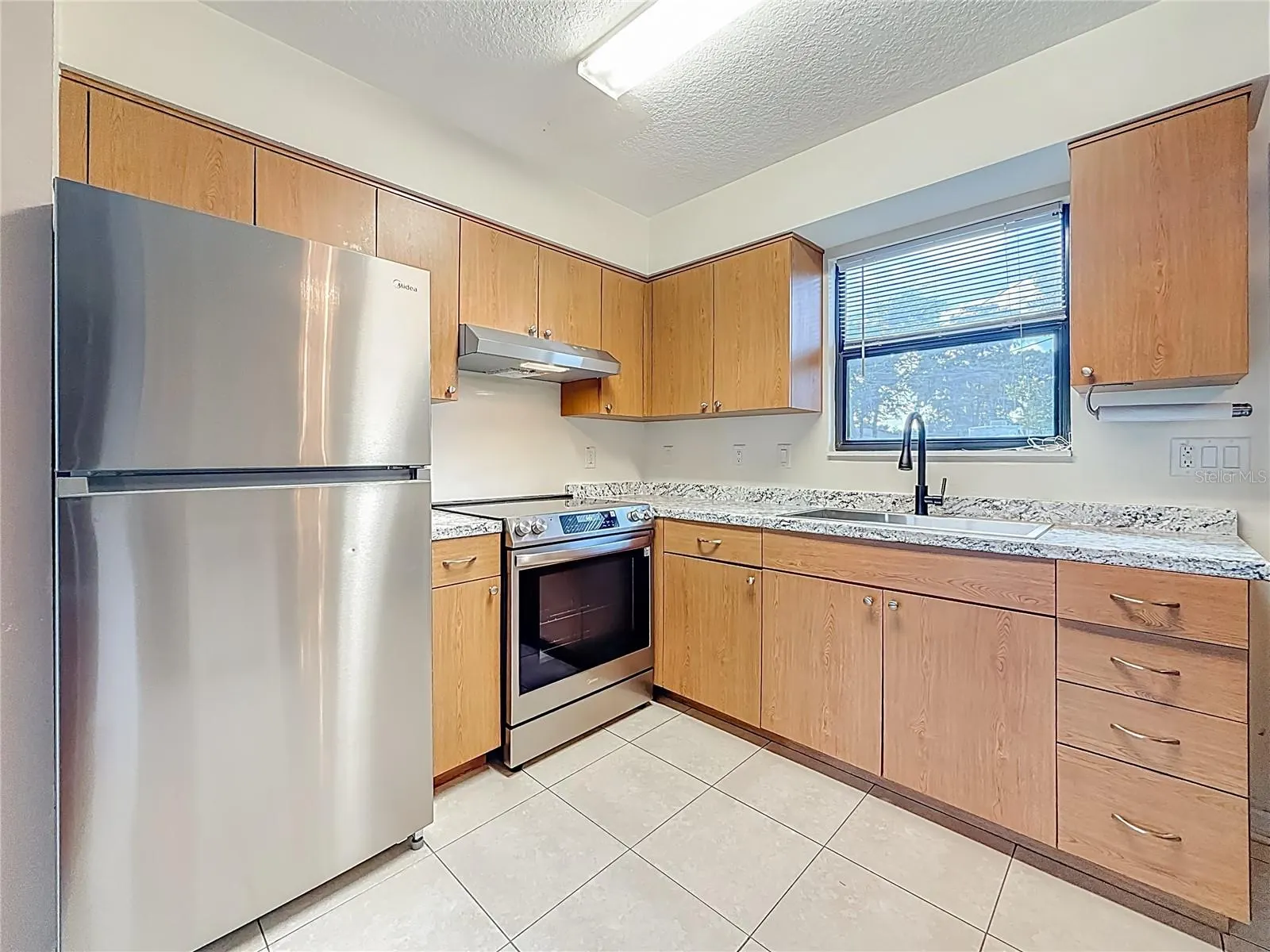 2372 18TH AVE SW
