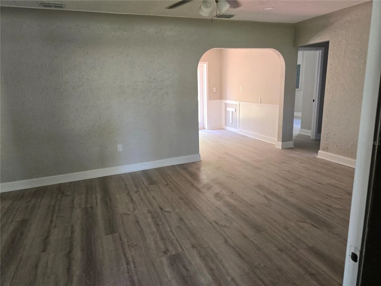 804 W LINEBAUGH AVE