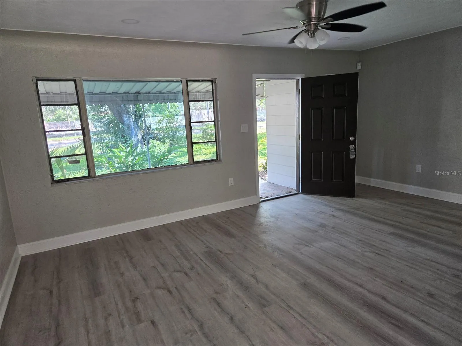 804 W LINEBAUGH AVE