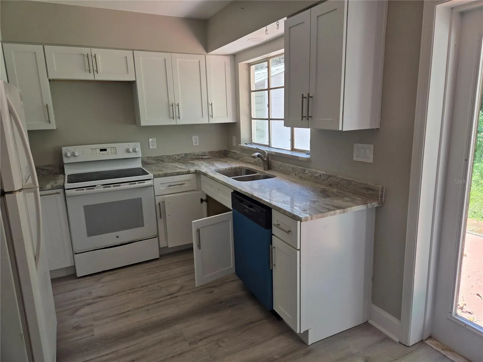 804 W LINEBAUGH AVE